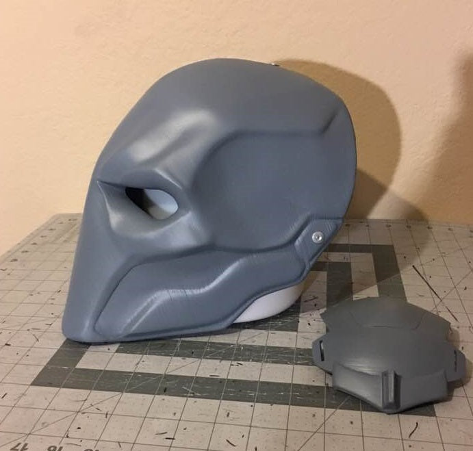 Deathstroke / Slade mask and back-plate primed and sanded and ready to paint DC